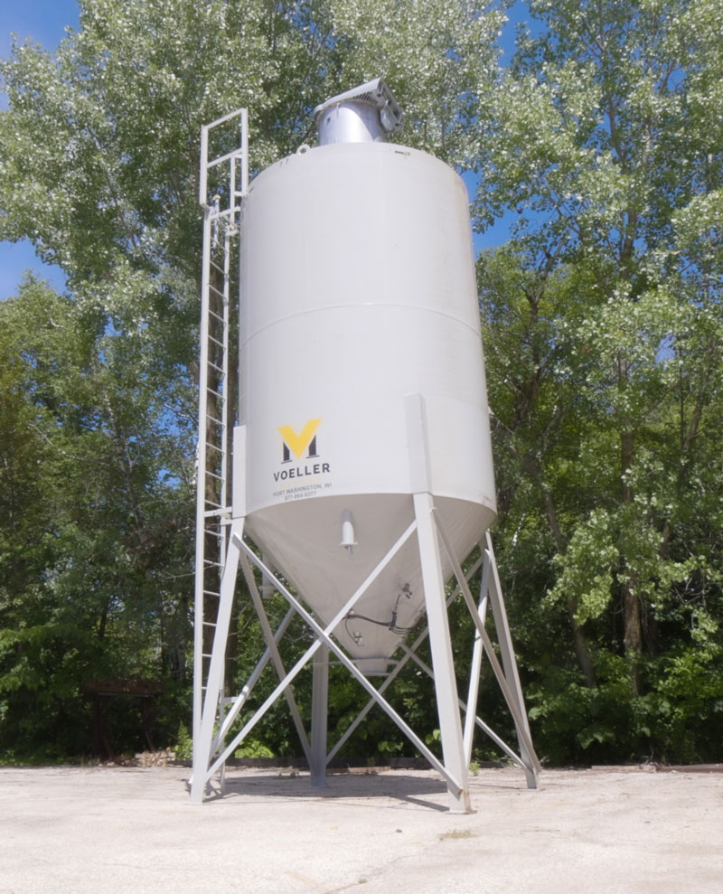 silo-set-up-outside Cement-Silos-Aggregate-Bins